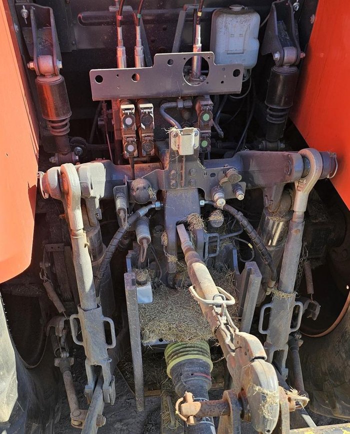 2022 TRACTOR M7-132S Deluxe Orange