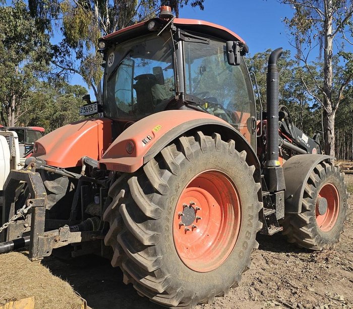 2022 TRACTOR M7-132S Deluxe Orange