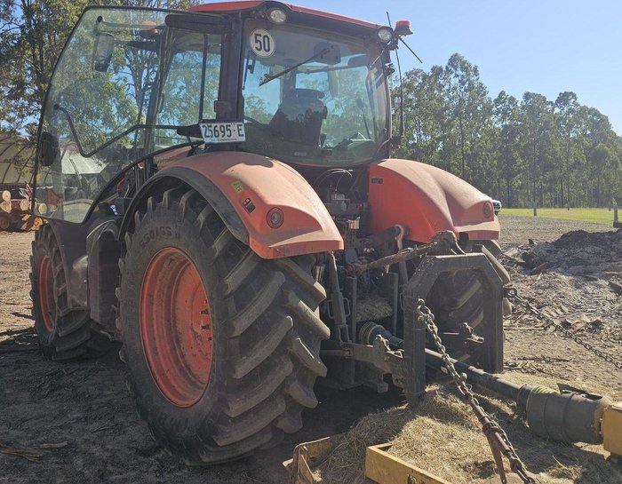2022 TRACTOR M7-132S Deluxe Orange