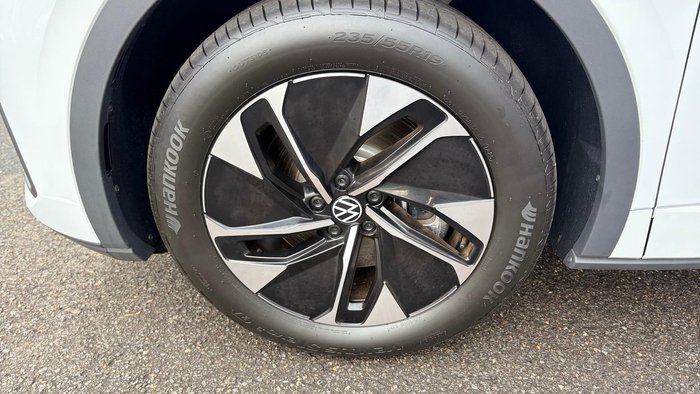 2025 Volkswagen ID.5 Pro