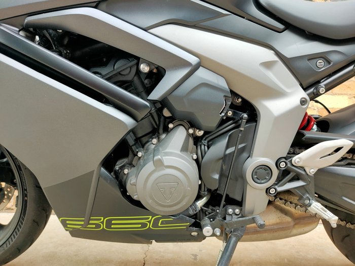 2024 TRIUMPH DAYTONA 660 ROAD GREY