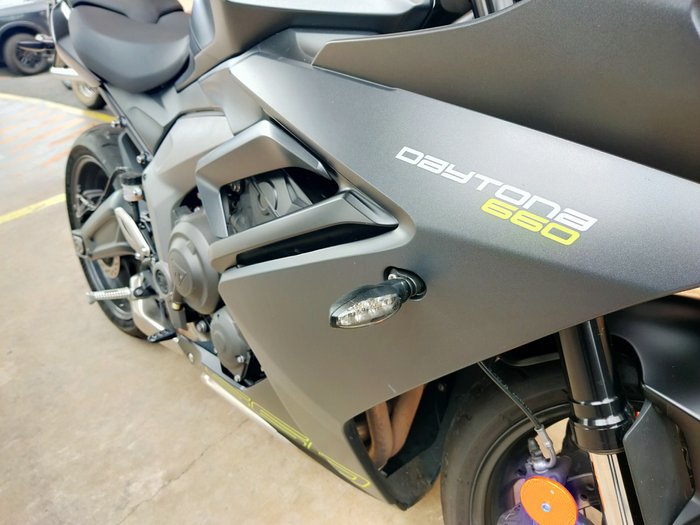 2024 TRIUMPH DAYTONA 660 ROAD GREY
