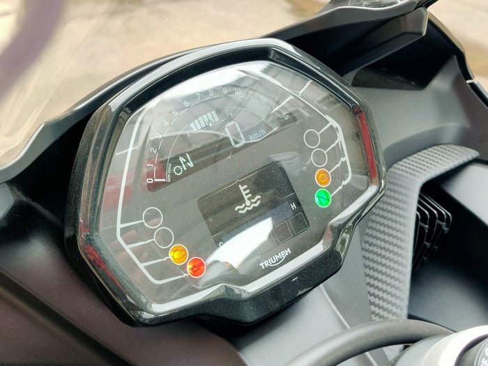 2024 TRIUMPH DAYTONA 660 ROAD GREY