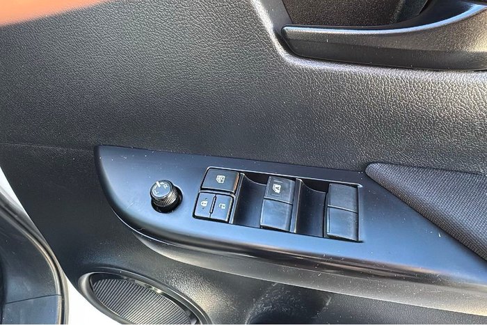 2019 Toyota Hilux SR