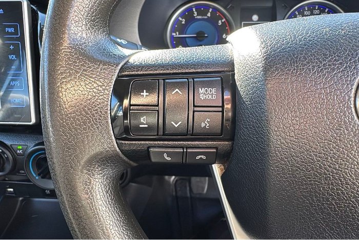 2019 Toyota Hilux SR