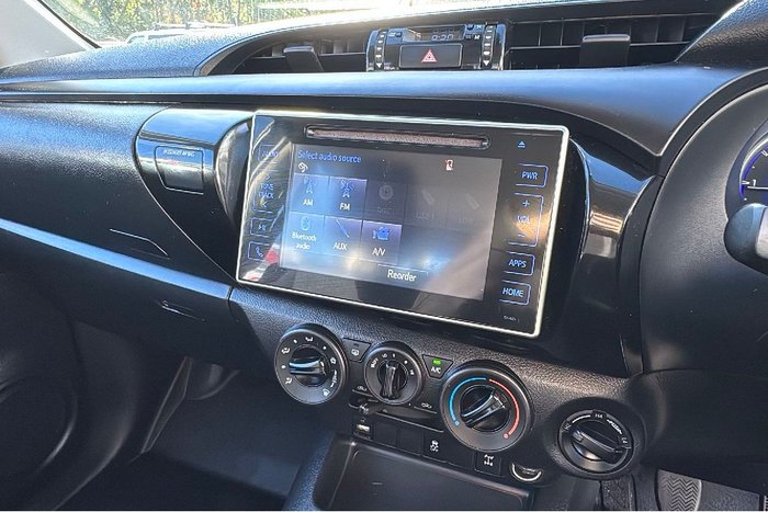 2019 Toyota Hilux SR