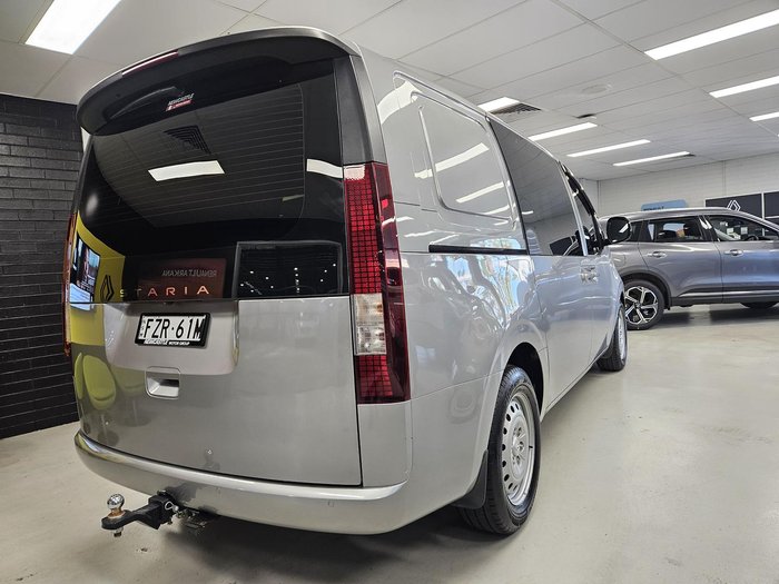 2021 Hyundai STARIA LOAD