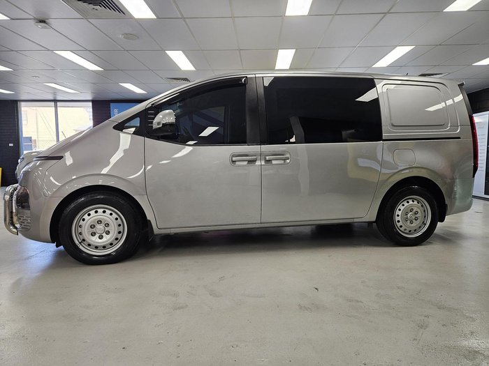 2021 Hyundai STARIA LOAD