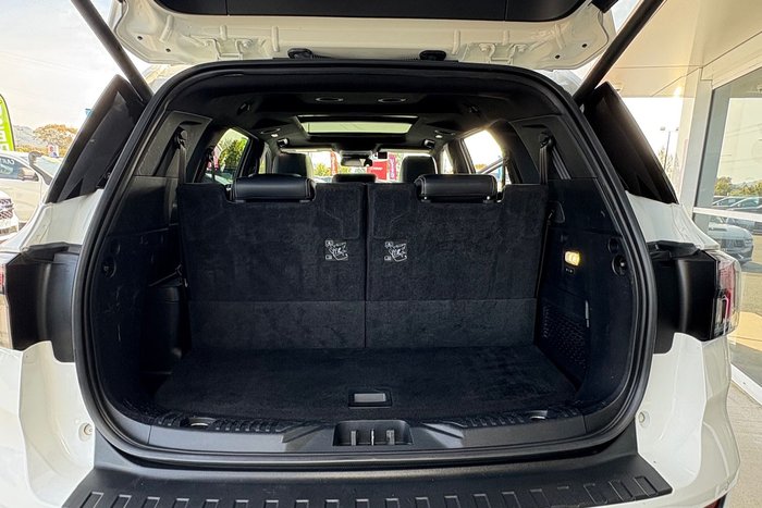 2022 Ford Everest Platinum