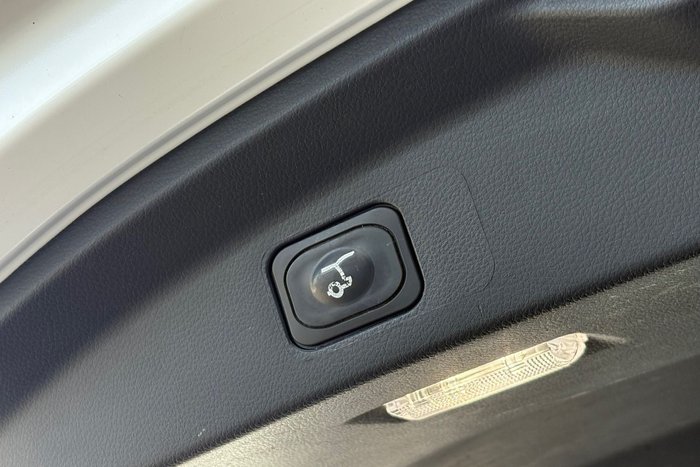 2022 Ford Everest Platinum