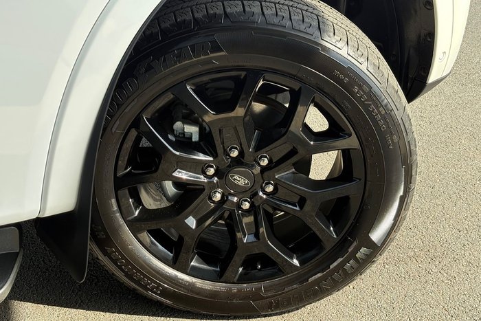 2022 Ford Everest Platinum