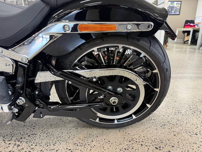 2025 Harley-Davidson Breakout 117 (FXBR) Softail Black