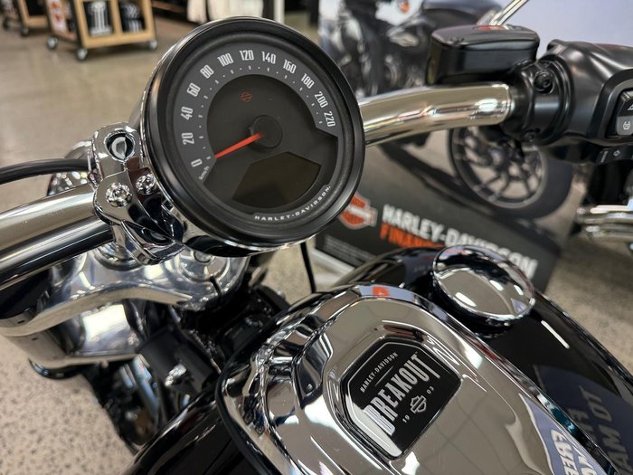 2025 Harley-Davidson Breakout 117 (FXBR) Softail Black