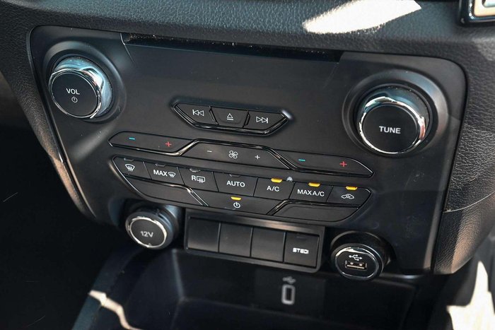 2020 Ford Everest Sport
