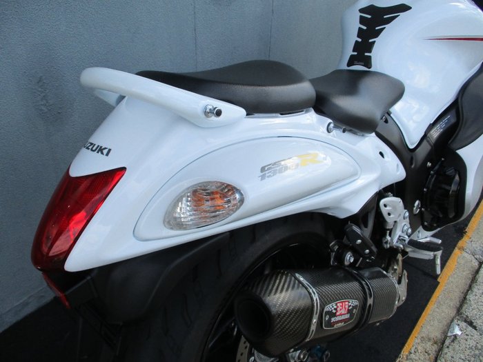 2015 Suzuki GSX1300RA (HAYABUSA) White