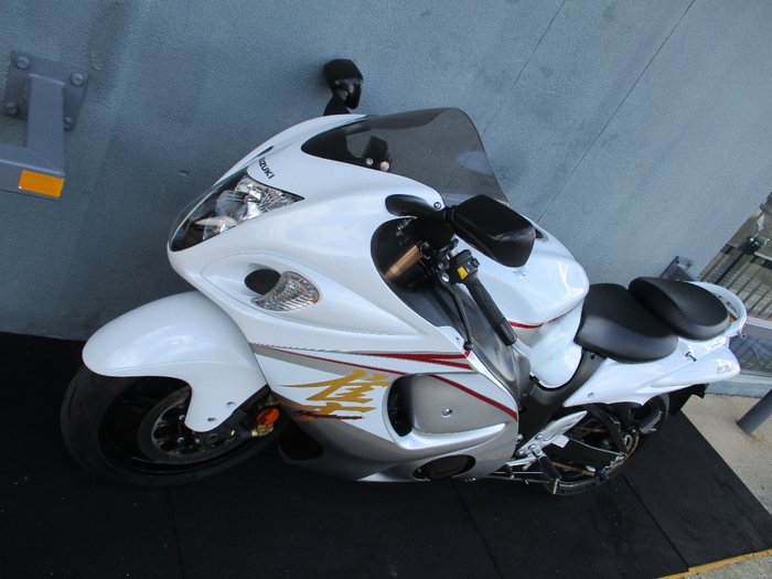 2015 Suzuki GSX1300RA (HAYABUSA) White