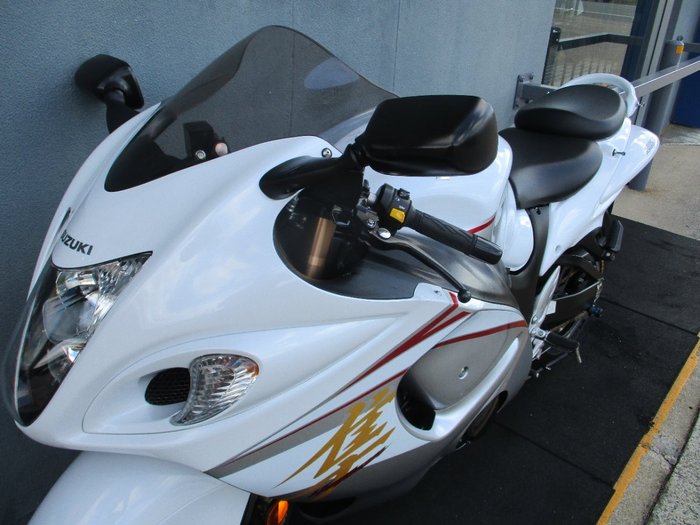 2015 Suzuki GSX1300RA (HAYABUSA) White