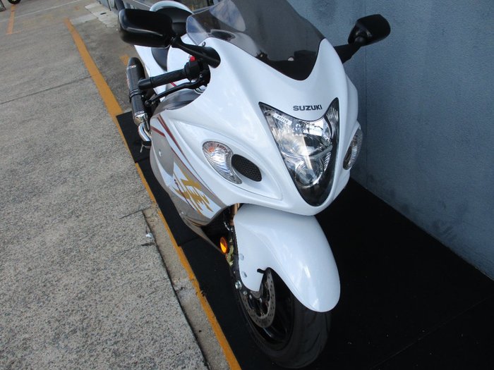 2015 Suzuki GSX1300RA (HAYABUSA) White