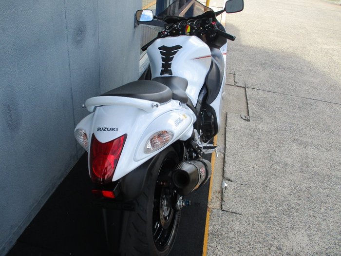 2015 Suzuki GSX1300RA (HAYABUSA) White