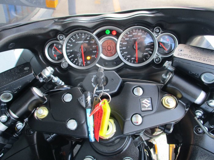 2015 Suzuki GSX1300RA (HAYABUSA) White