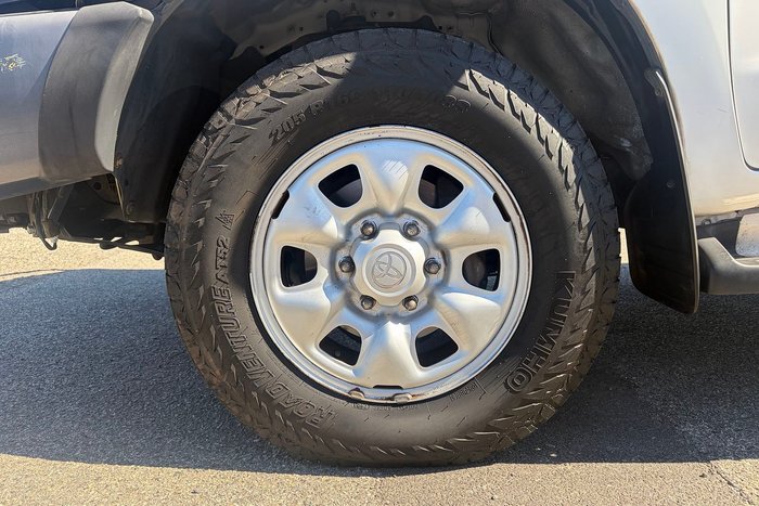 2013 Toyota Hilux SR