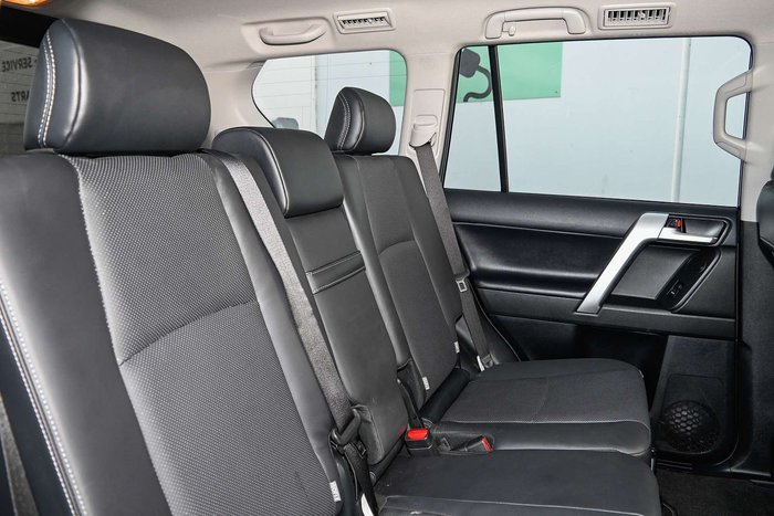 2023 Toyota Landcruiser Prado VX