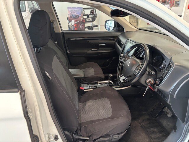 2019 MITSUBISHI OUTLANDER ES 7 SEAT (2WD)
