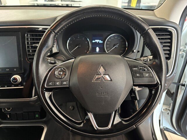 2019 MITSUBISHI OUTLANDER ES 7 SEAT (2WD)