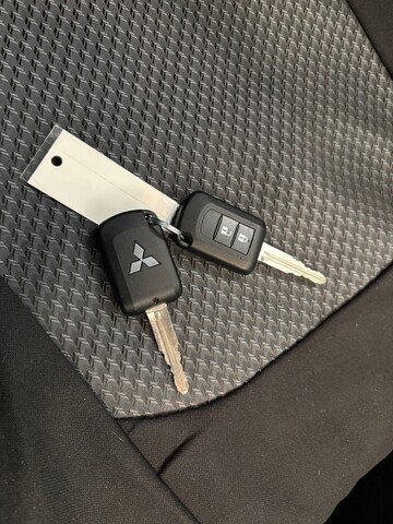 2019 MITSUBISHI OUTLANDER ES 7 SEAT (2WD)