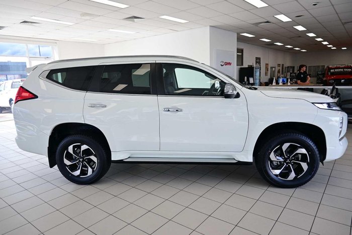 2025 Mitsubishi Pajero Sport GLS