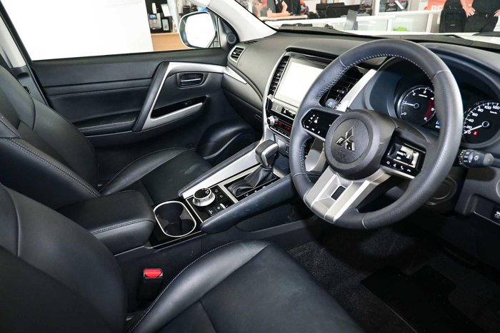 2025 Mitsubishi Pajero Sport GLS