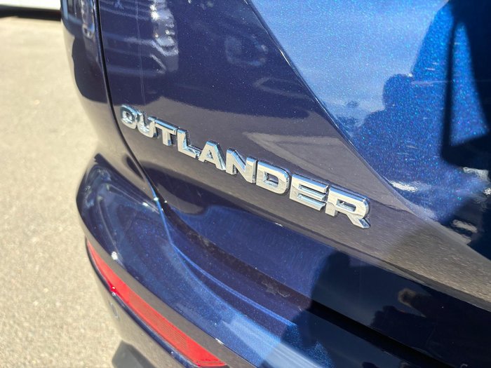 2025 Mitsubishi Outlander PHEV ES