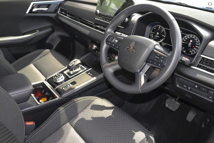 2025 Mitsubishi Outlander PHEV ES