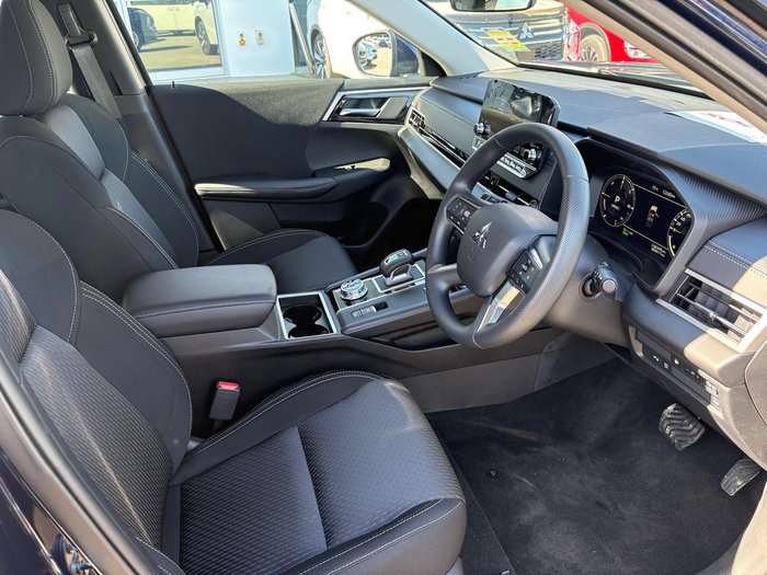 2025 Mitsubishi Outlander PHEV ES