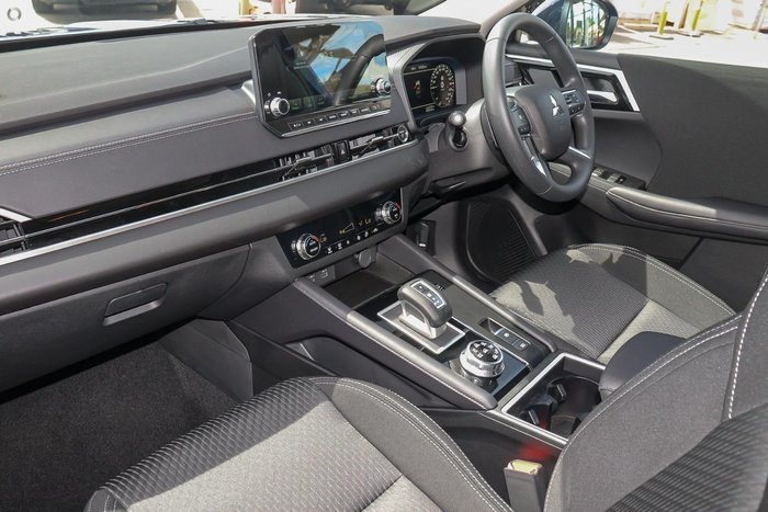 2025 Mitsubishi Outlander PHEV ES