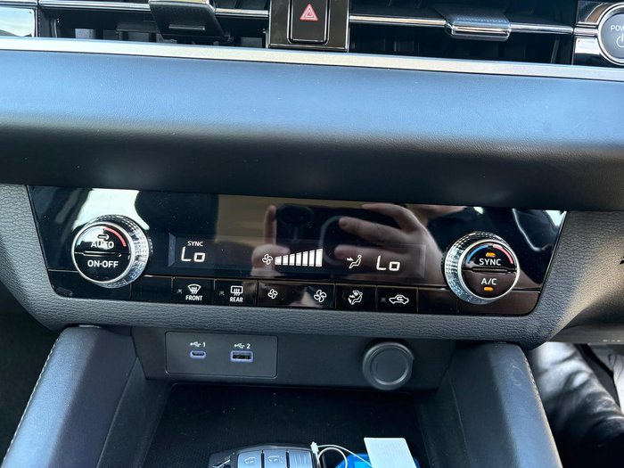 2025 Mitsubishi Outlander PHEV ES