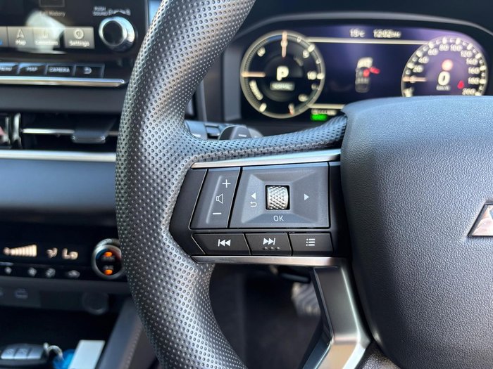 2025 Mitsubishi Outlander PHEV ES