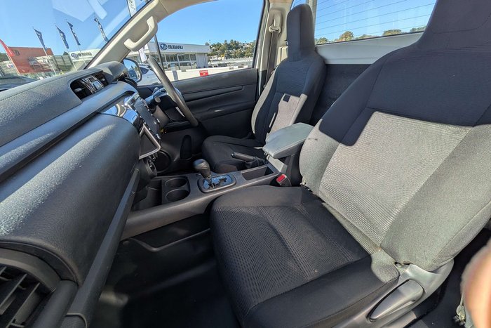 2020 Toyota Hilux SR
