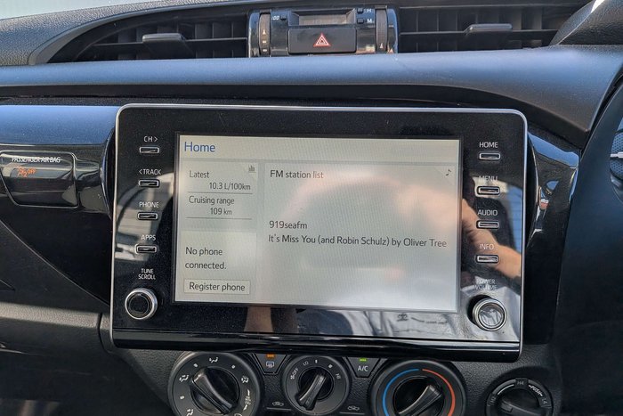2020 Toyota Hilux SR