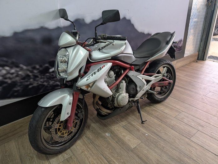 2006 Kawasaki ER-6n SILVER