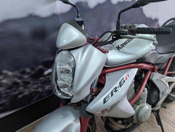 2006 Kawasaki ER-6n SILVER