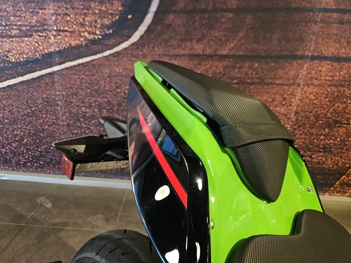 2020 Kawasaki Ninja 400 (EX400G) Ninja Green