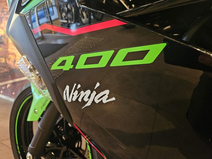 2020 Kawasaki Ninja 400 (EX400G) Ninja Green