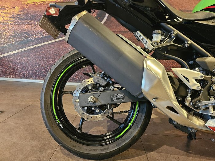 2020 Kawasaki Ninja 400 (EX400G) Ninja Green