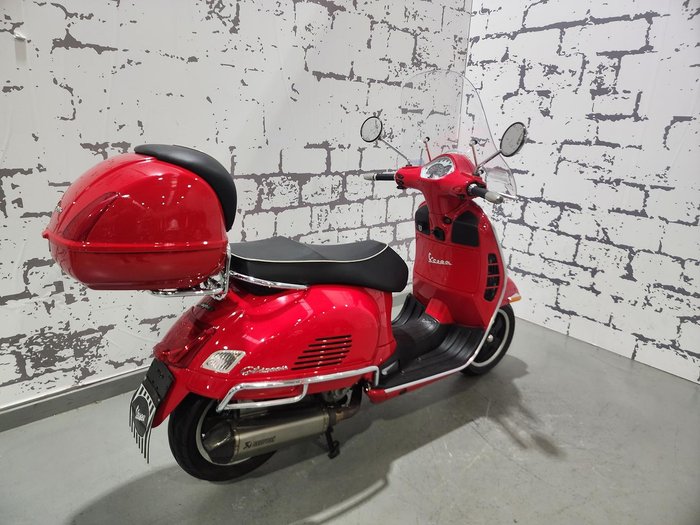 2009 Vespa GTS 300 Super GTS Red