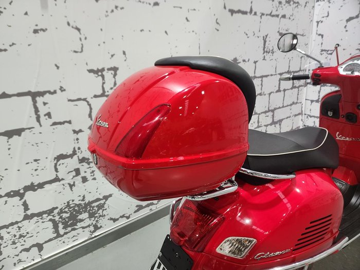 2009 Vespa GTS 300 Super GTS Red