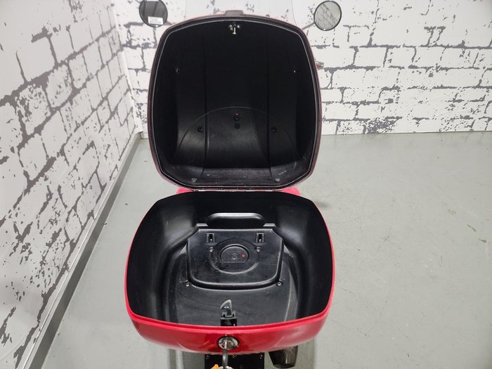 2009 Vespa GTS 300 Super GTS Red