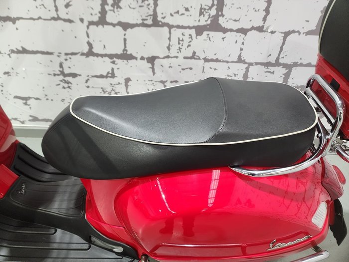 2009 Vespa GTS 300 Super GTS Red