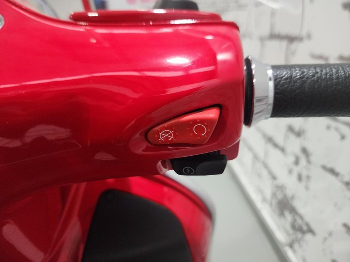 2009 Vespa GTS 300 Super GTS Red