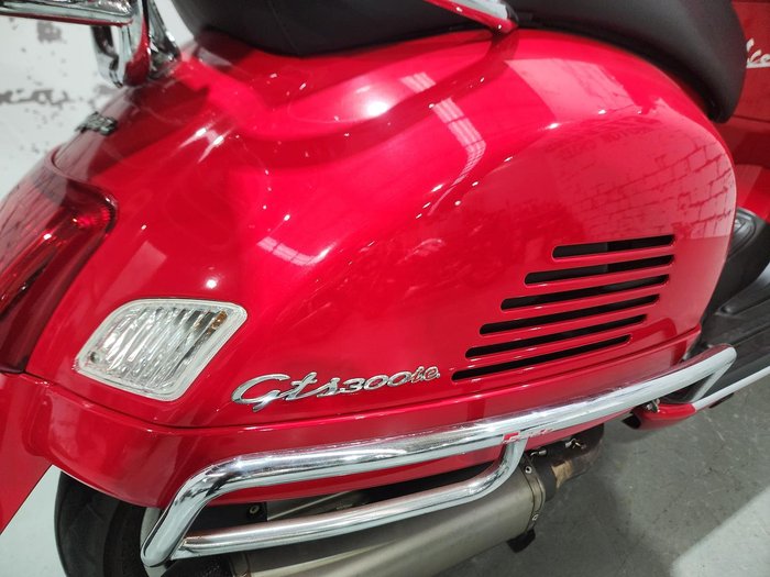 2009 Vespa GTS 300 Super GTS Red